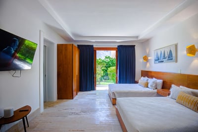 Luxury Villa Photo #24