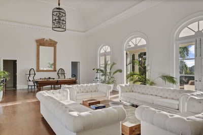 Luxury Villa Photo #30