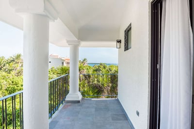 Luxury Villa Photo #35