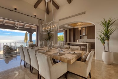 Luxury Villa Photo #35