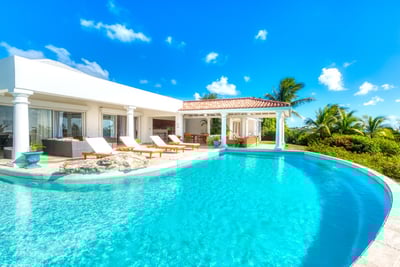 Luxury Villa Photo #3