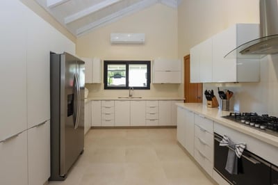 Casa Ottanta - 5-Bed Family Villa, Pool & Jacuzzi