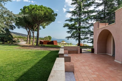 Luxury Villa Photo #11