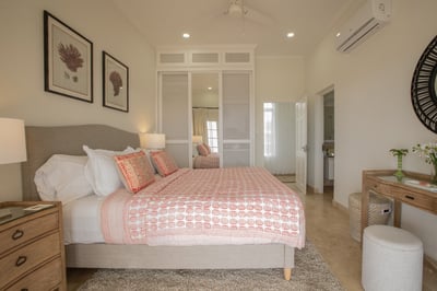 Luxury Villa Photo #20
