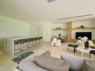 Large luxury villa with full staff and ocean views