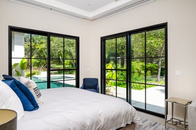 Blue Primary Suite 2 (Main House): King Bed, Sofa Bed