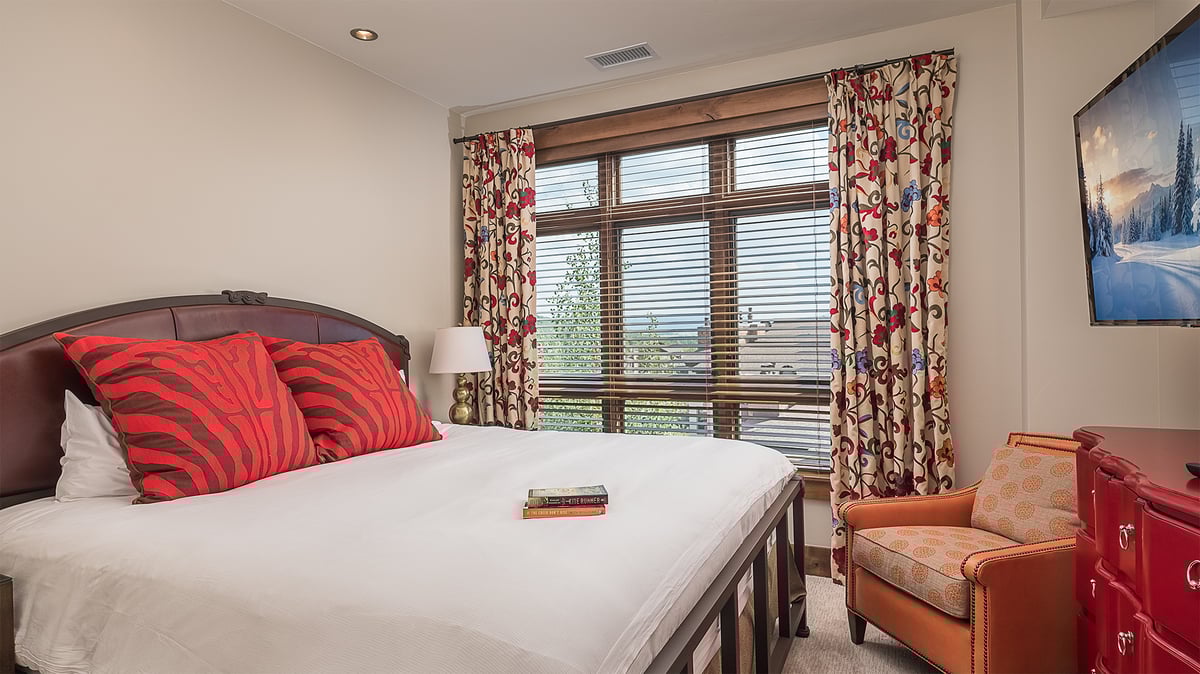 Mount Zirkel Residence