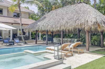 Luxury Villa Photo #4