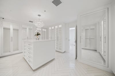 Luxury Villa Photo #30
