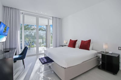 Luxury Villa Photo #47