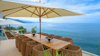 Luxury Villa Photo #2