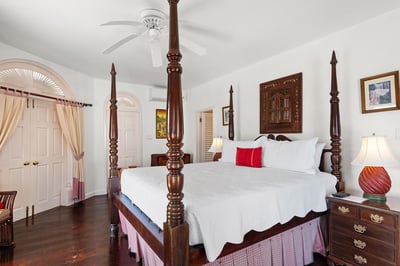 Luxury Villa Photo #26