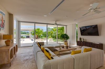 Luxury Villa Photo #18