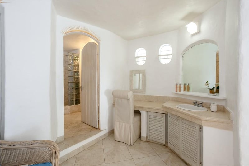 Gingerbread at Merlin Bay