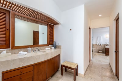 Luxury Villa Photo #49