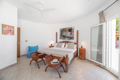 Luxury Villa Photo #45