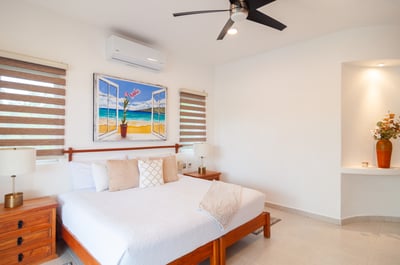 Luxury Villa Photo #32