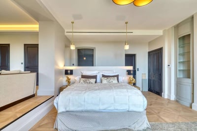 Luxury Villa Photo #30