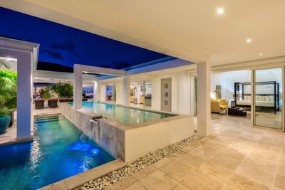 Luxury Villa Photo #18