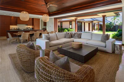 Luxury Villa Photo #6