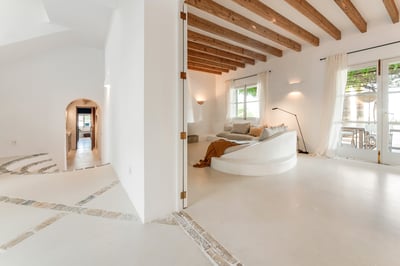 Luxury Villa Photo #15