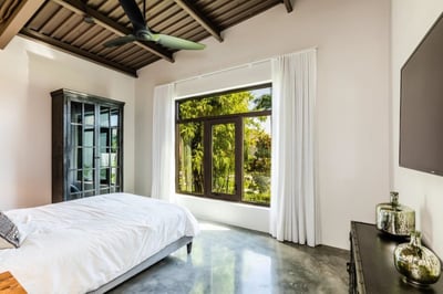 Luxury Villa Photo #13