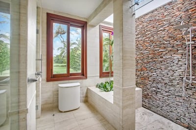 Luxury Villa Photo #34