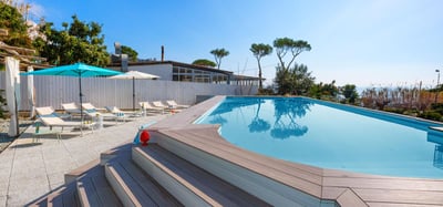 Luxury Villa Photo #2