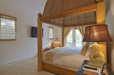 Luxury Villa Photo #18