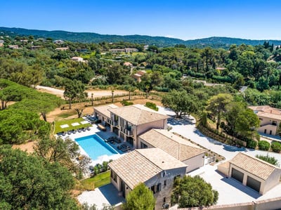 Luxury Villa Photo #18