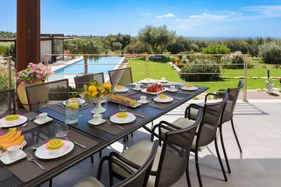 Luxury Villa Photo #18