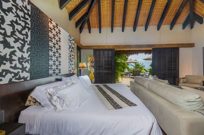Luxury Villa Photo #38