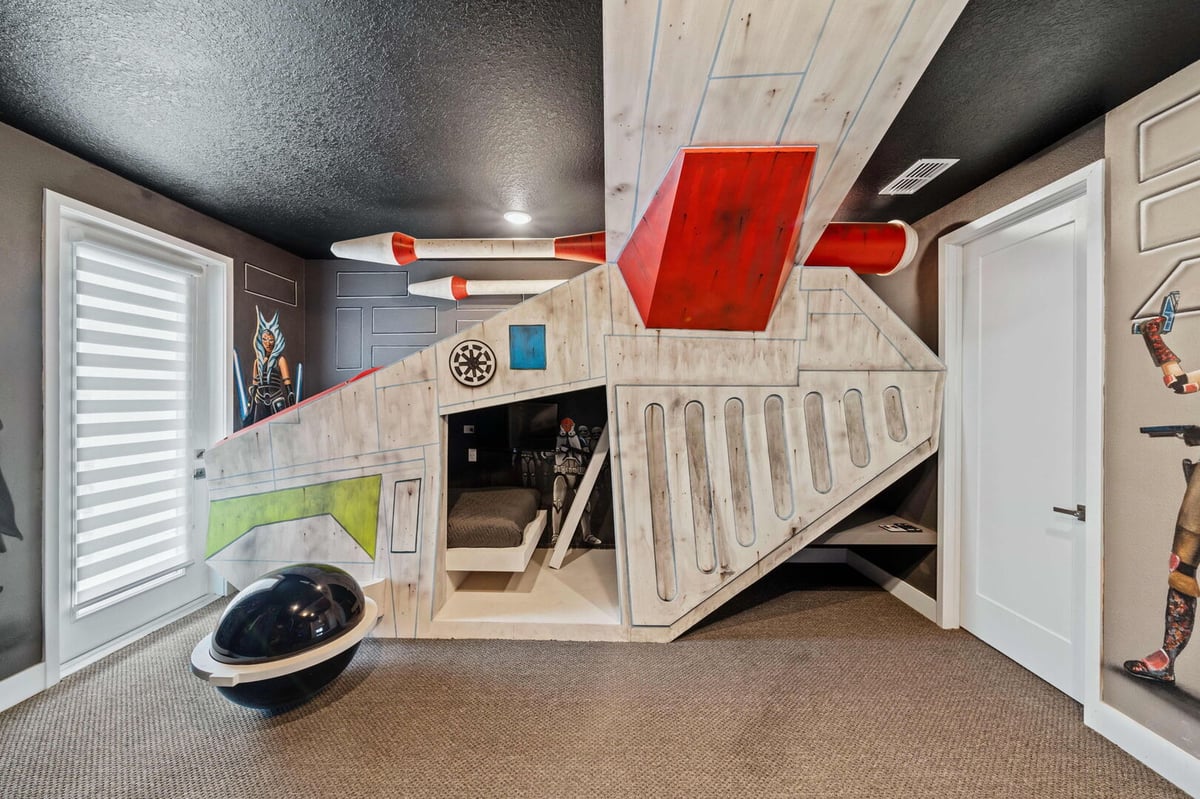 Adventure Galaxy Lodge