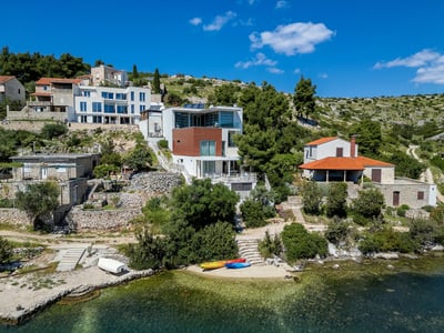 Luxury Villa Photo #41
