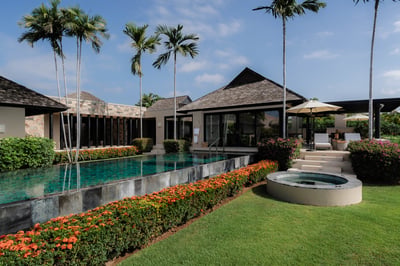 Luxury Villa Photo #6
