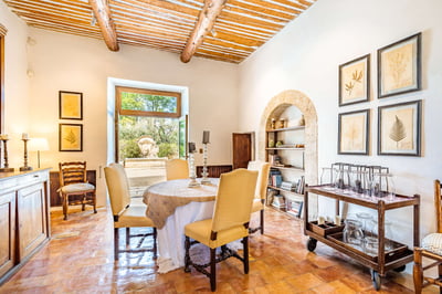 Luxury Villa Photo #18
