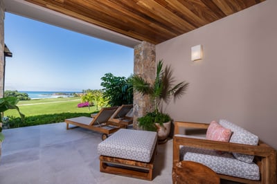 Luxury Villa Photo #6