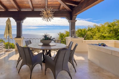 Luxury Villa Photo #25