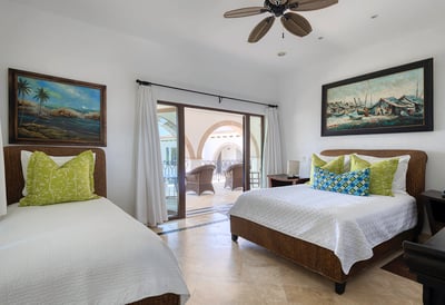 Luxury Villa Photo #44