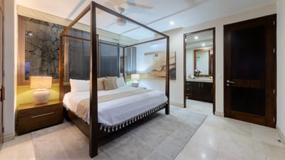 Luxury Villa Photo #47