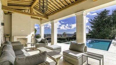 Luxury Villa Photo #6