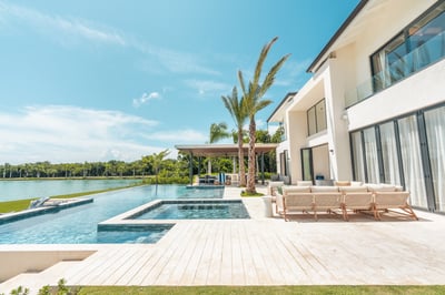 Luxury Villa Photo #8