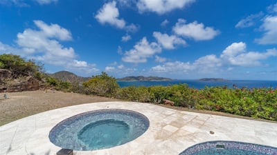 Luxury Villa Photo #6