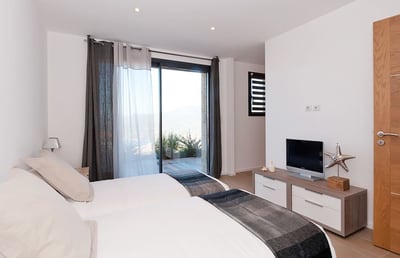 Luxury Villa Photo #15
