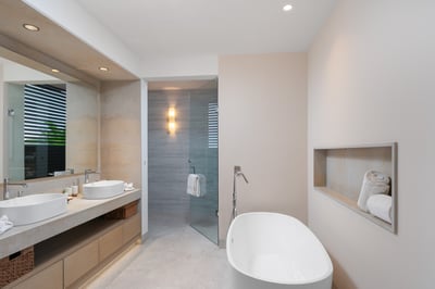 Luxury Villa Photo #40