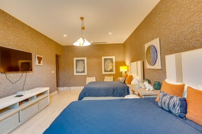 Luxury Villa Photo #57