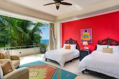 Luxury Villa Photo #29