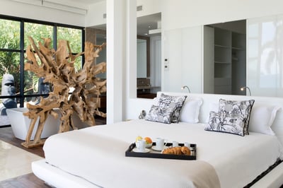 Luxury Villa Photo #43