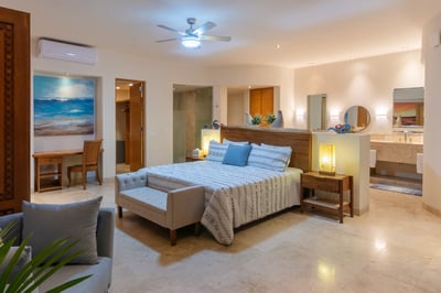 Luxury Villa Photo #56