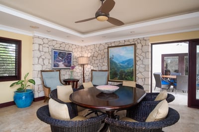 Luxury Villa Photo #26
